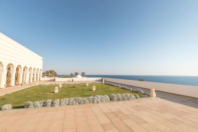 7 nights Hurghada all inclusive( The Oberoi Beach Resort)flights included