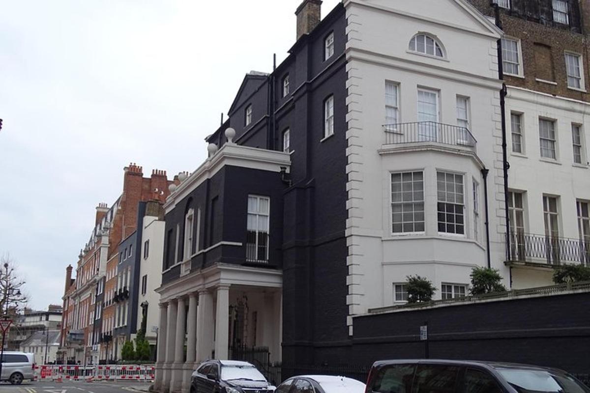 Mayfair, London's famous aristocratic village - Exclusive, Private Walking Tour