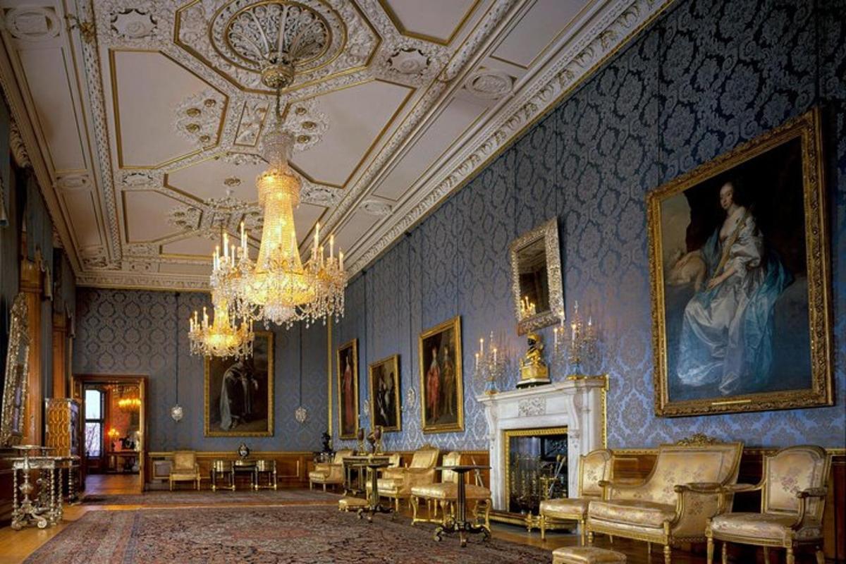 Stonehenge, Windsor Castle & Bath Tour with Lunch