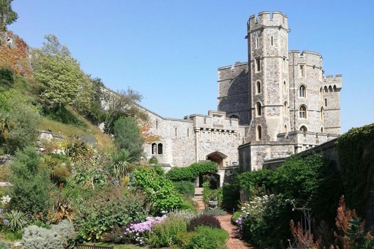 Wonderful Windsor Black Taxi Tour London