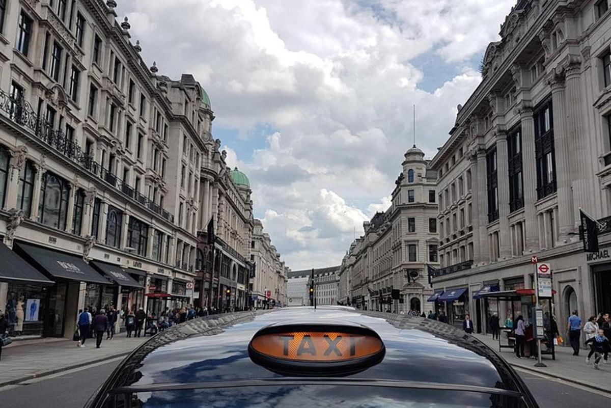 The London Black Cab Tour - Chauffeur & Narrated Guided Tour