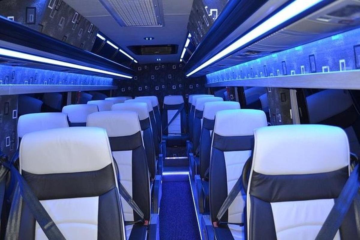 Private Minibus Arrival Transfer Heathrow Airport to Central London
