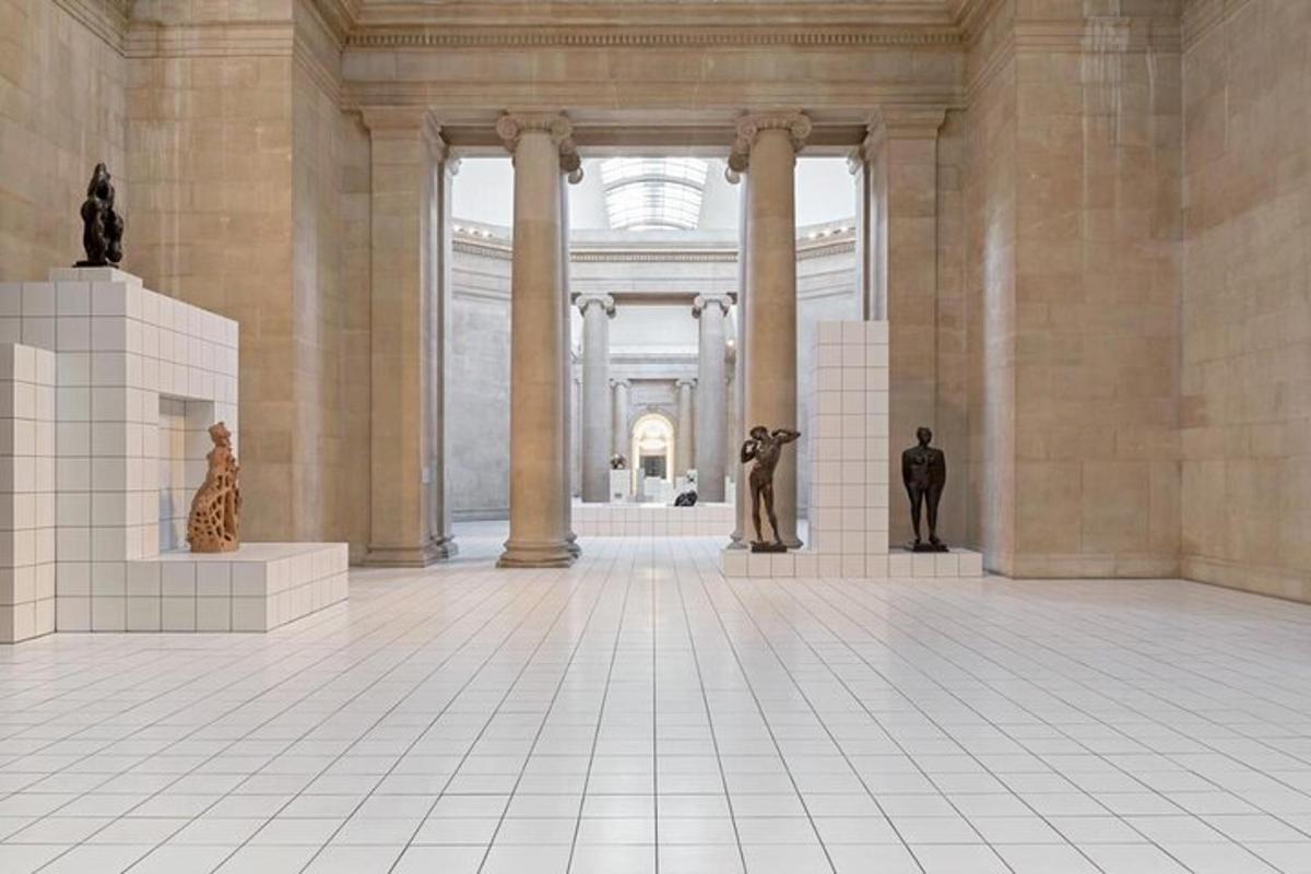 Visit the 3 Best London Art Galleries with a Fun Local Guide!