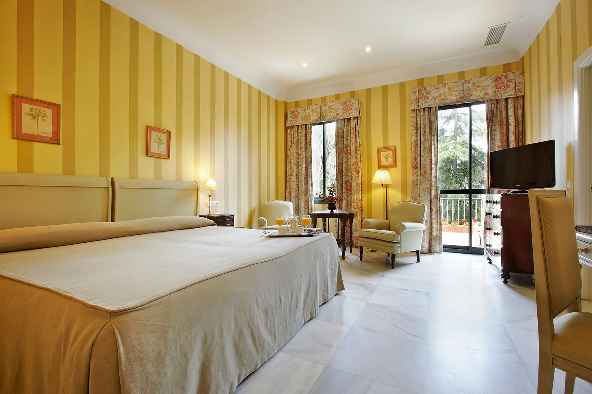 7 nights Spain bed and breakfast (Hotel Villa Jerez) flights included