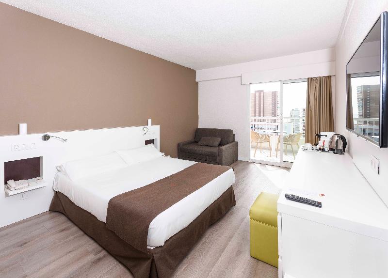 7 nights Spain bed and breakfast (Sol Pelicanos Ocas) flights included