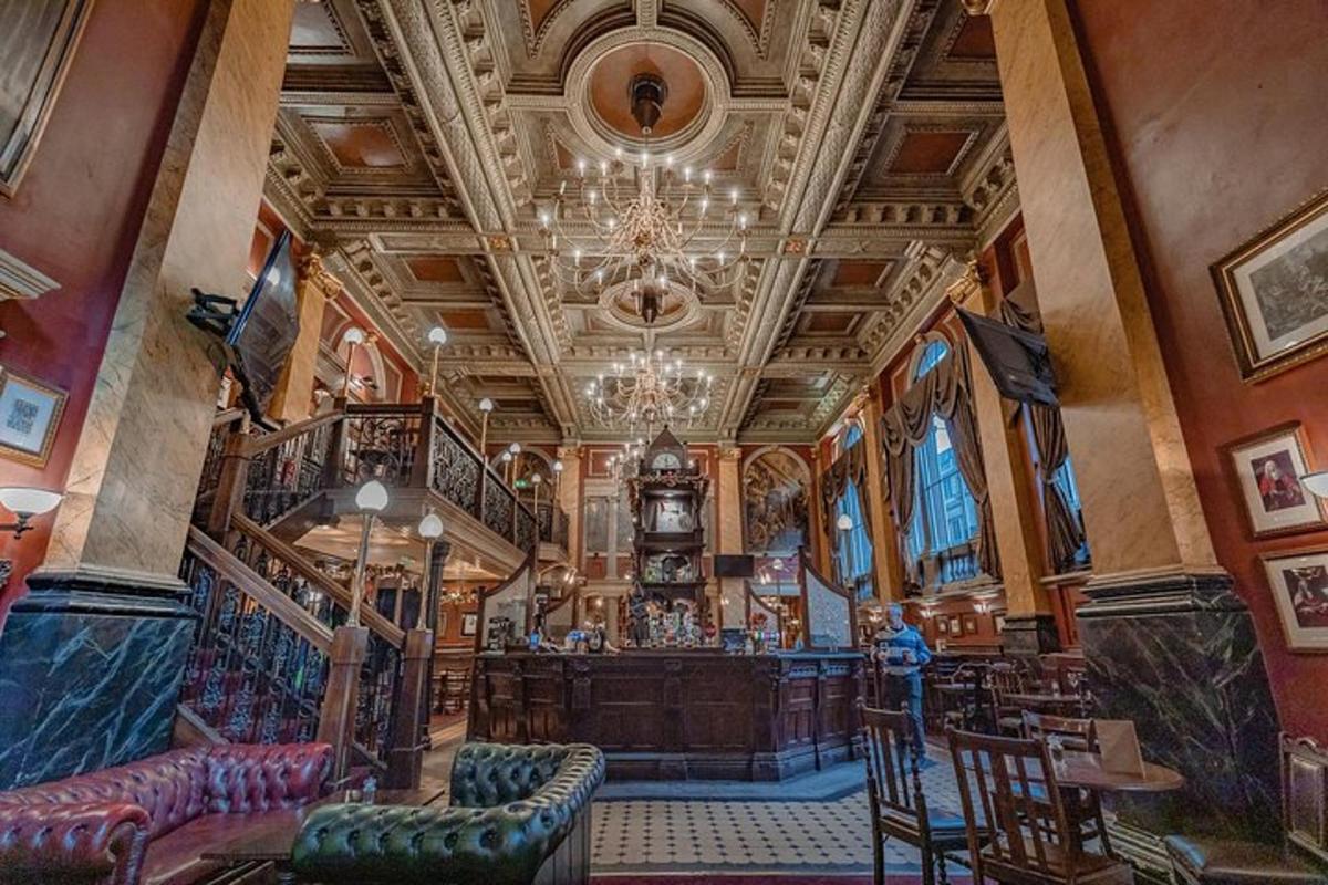 London Pubs Walking Tour