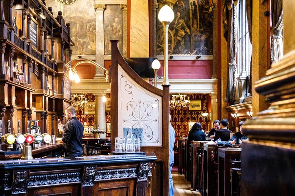 London Pubs Walking Tour