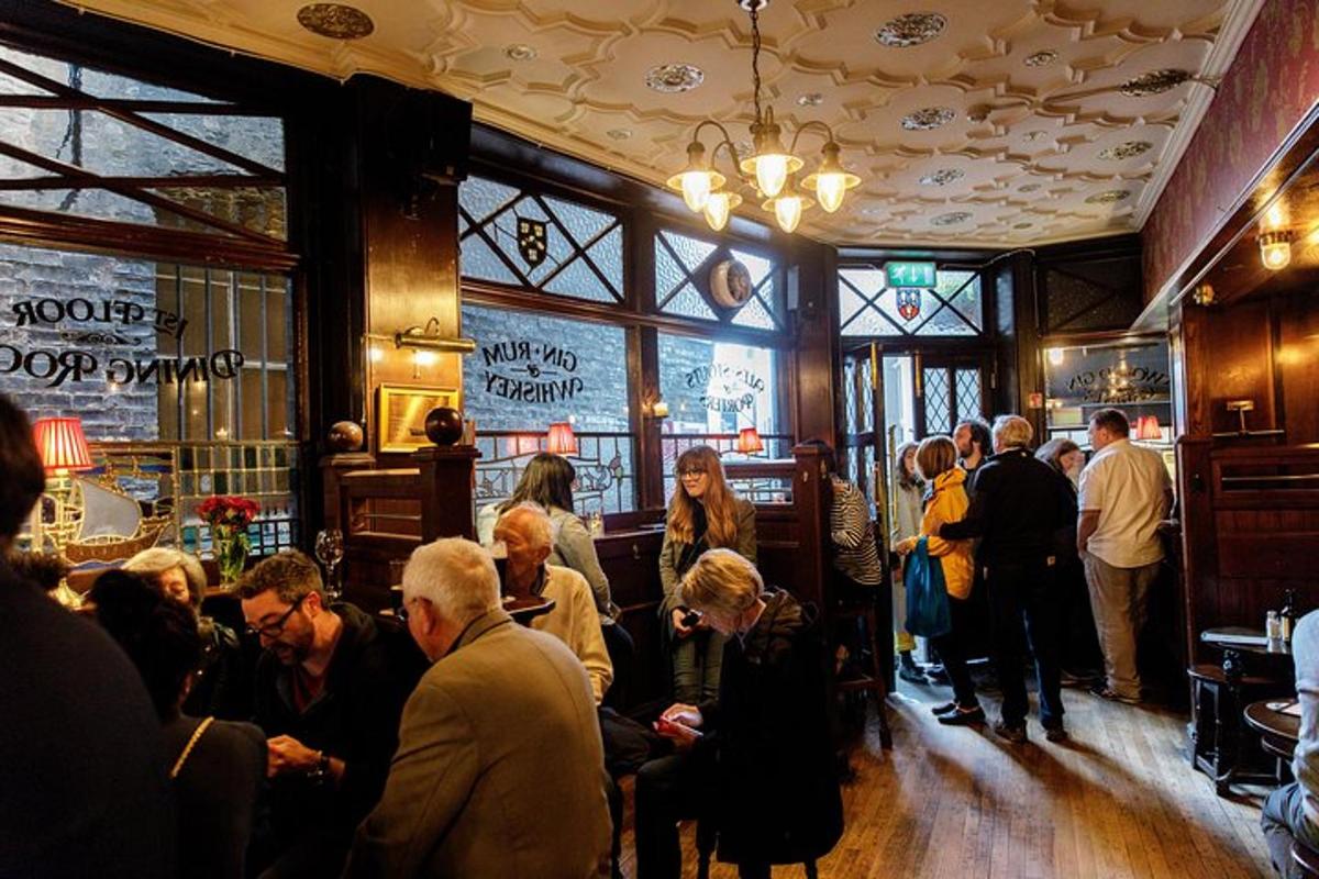 London Pubs Walking Tour
