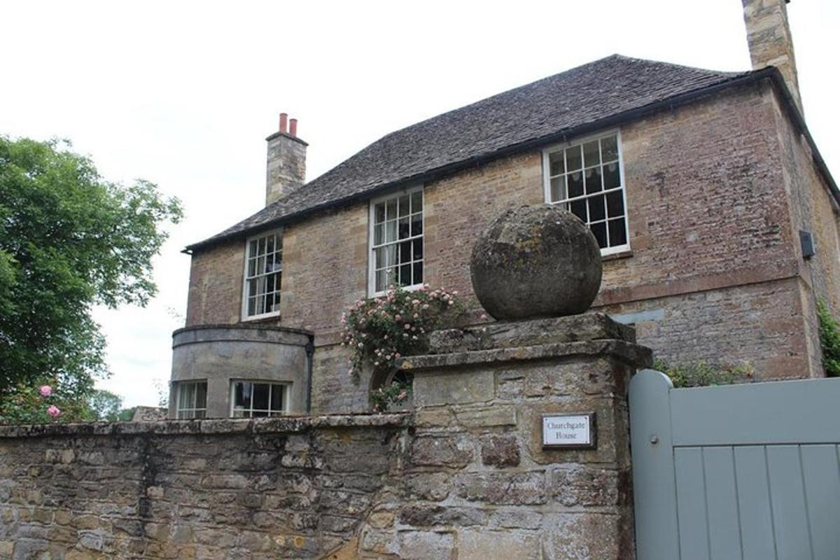 Downton Abbey Castle and Village Tour
