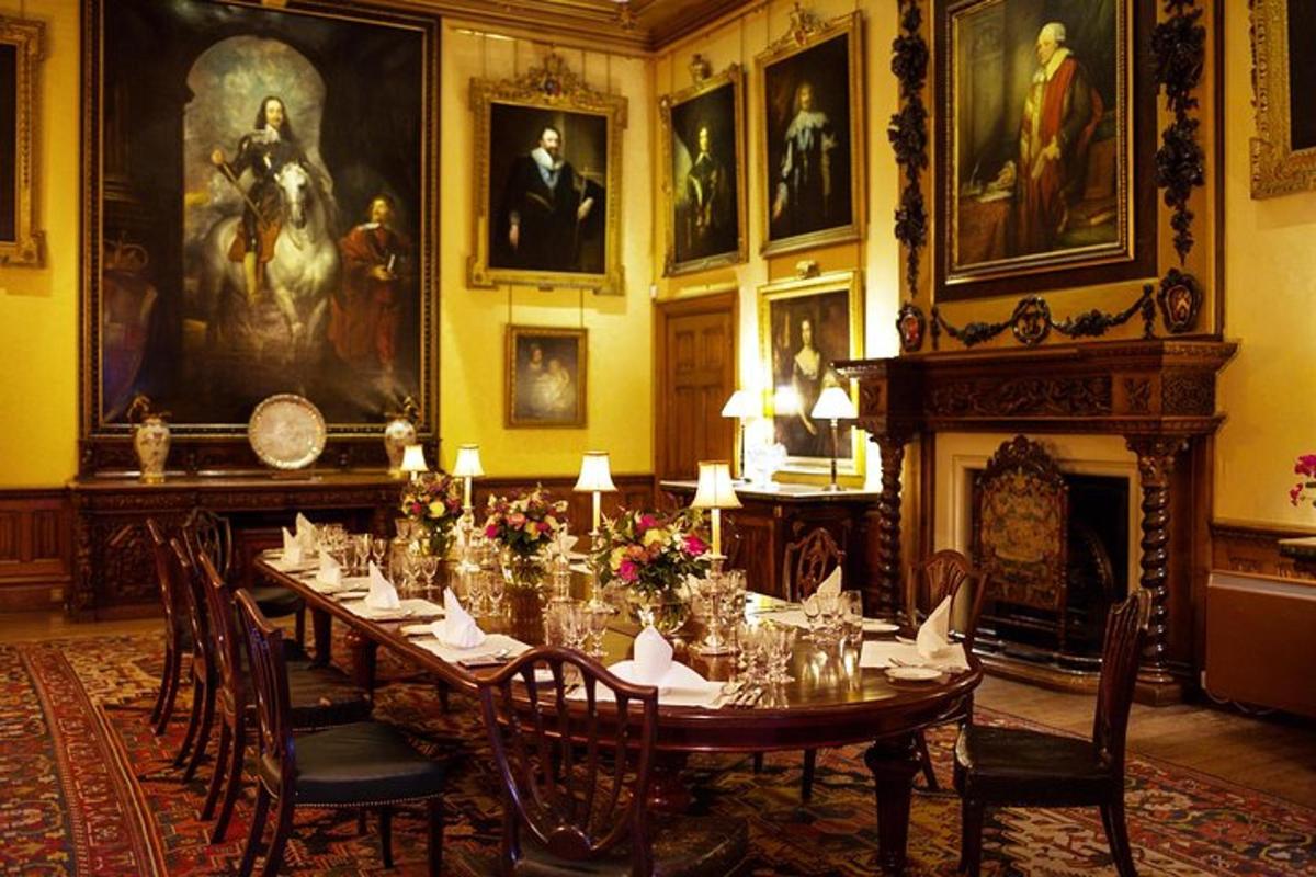 Downton Abbey Castle and Village Tour