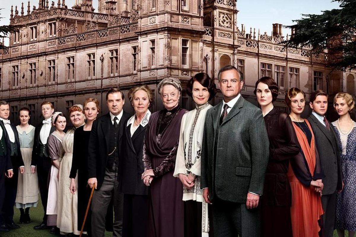 Downton Abbey Castle and Village Tour