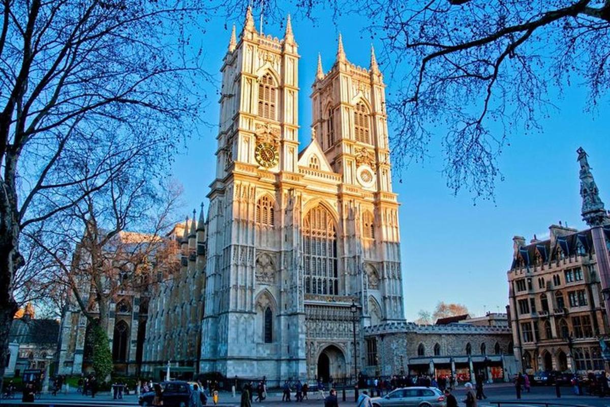 City Walking Tour and Westminster Abbey Admission