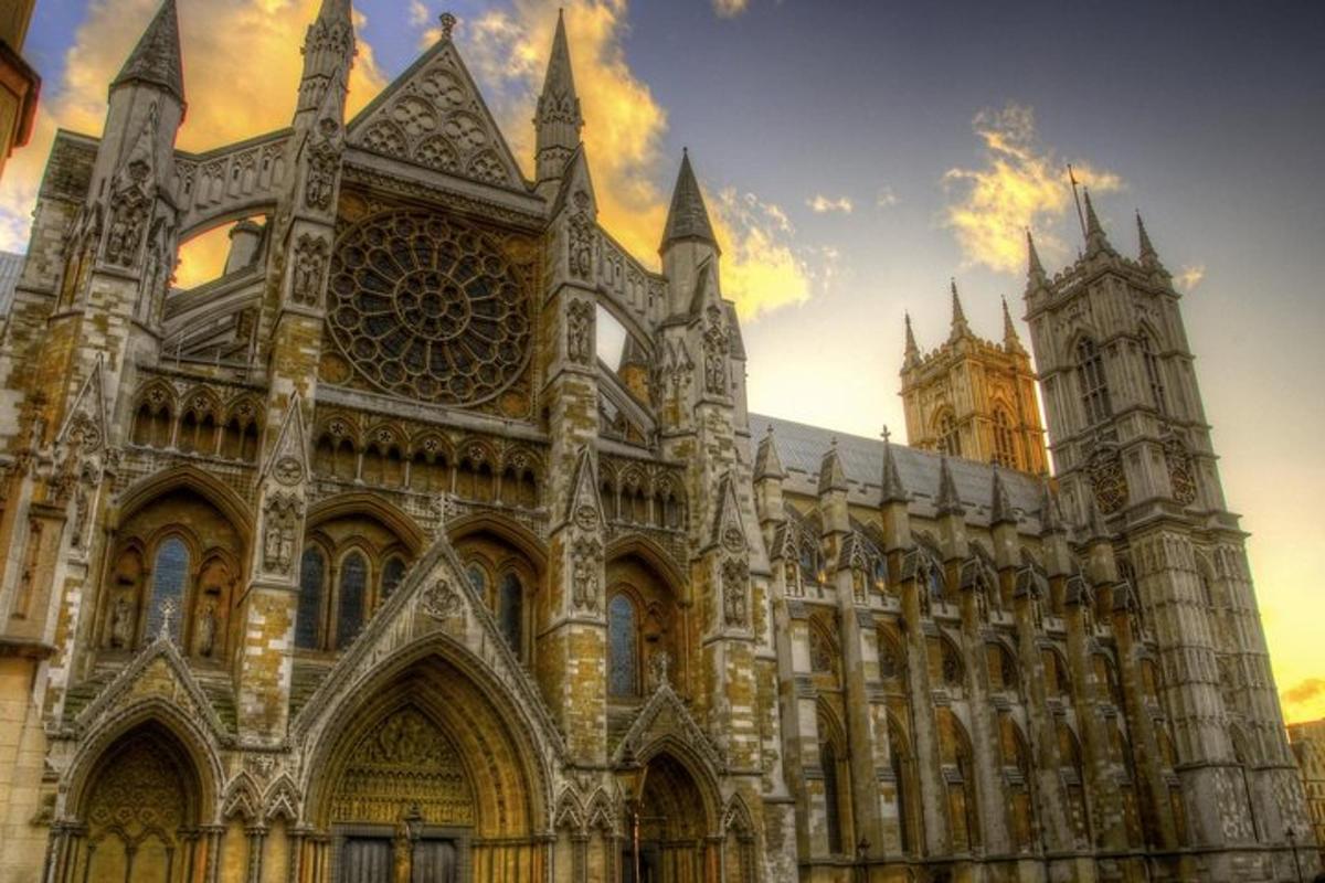 City Walking Tour and Westminster Abbey Admission