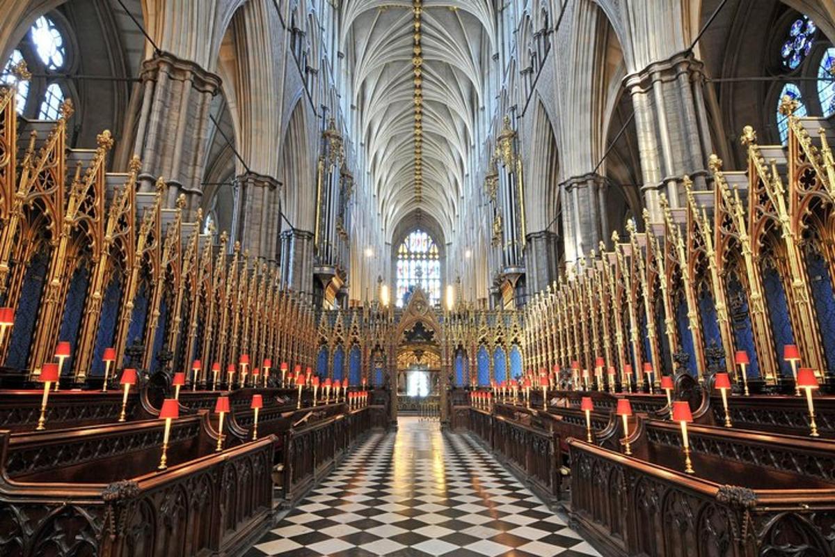 City Walking Tour and Westminster Abbey Admission