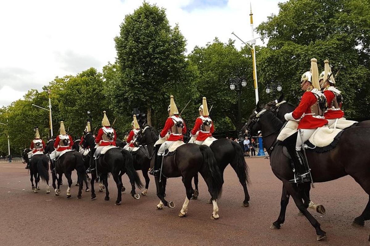 City Walking Tour and Westminster Abbey Admission
