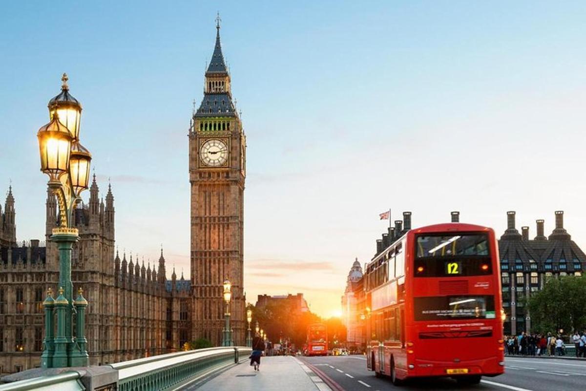 City Walking Tour and Westminster Abbey Admission