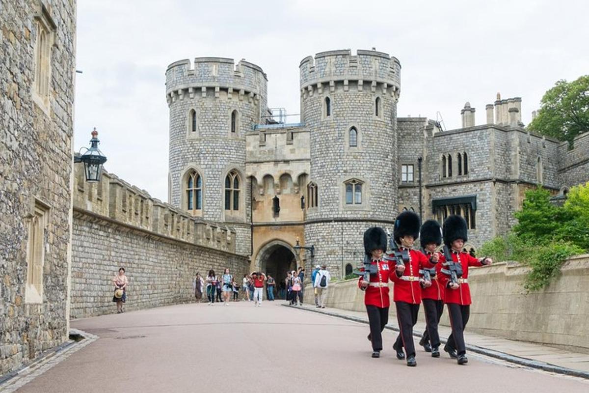 Private Tour to Stonehenge and Windsor Castle