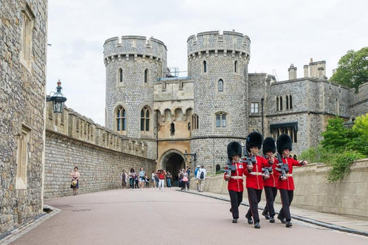 Private Tour to Stonehenge and Windsor Castle