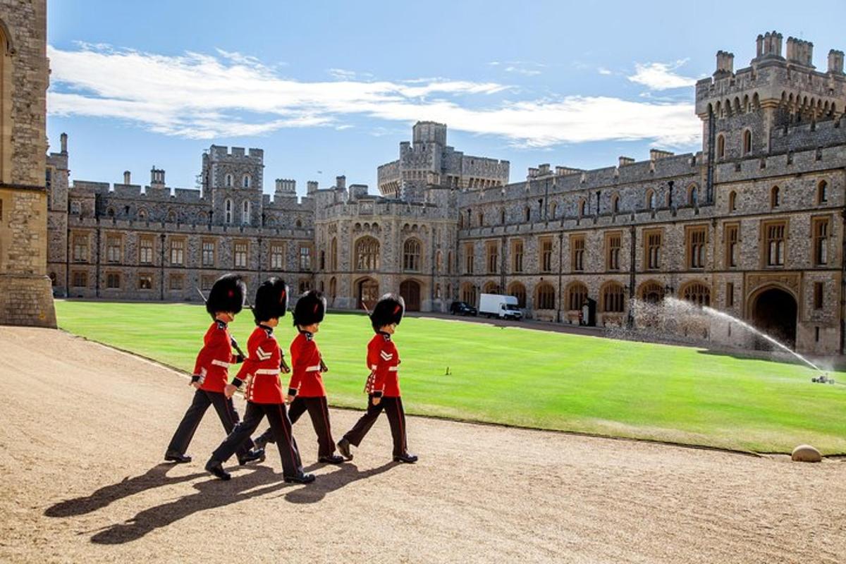 Windsor Castle Tour with Lunch