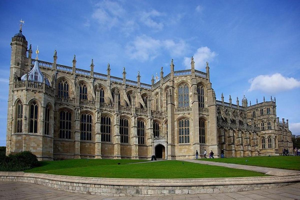 Windsor Castle Tour with Lunch