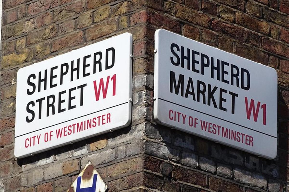 Mayfair, London's famous aristocratic village - Exclusive, Private Walking Tour