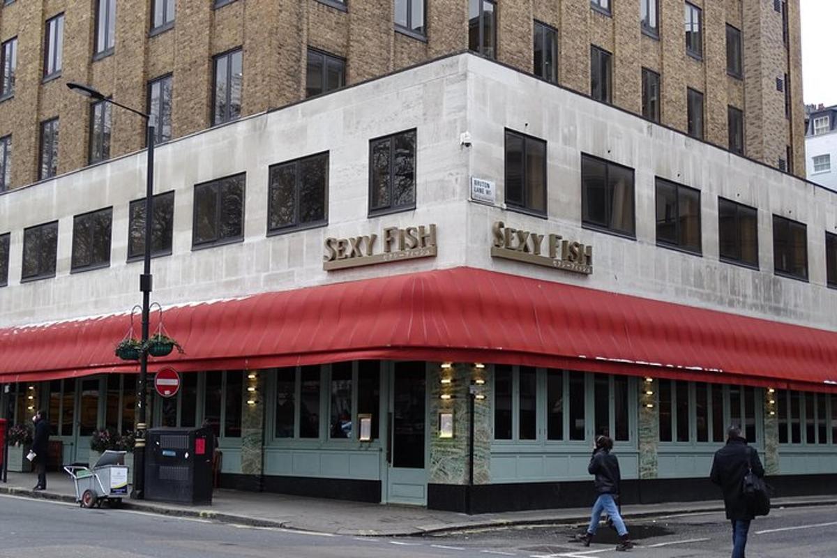Mayfair, London's famous aristocratic village - Exclusive, Private Walking Tour