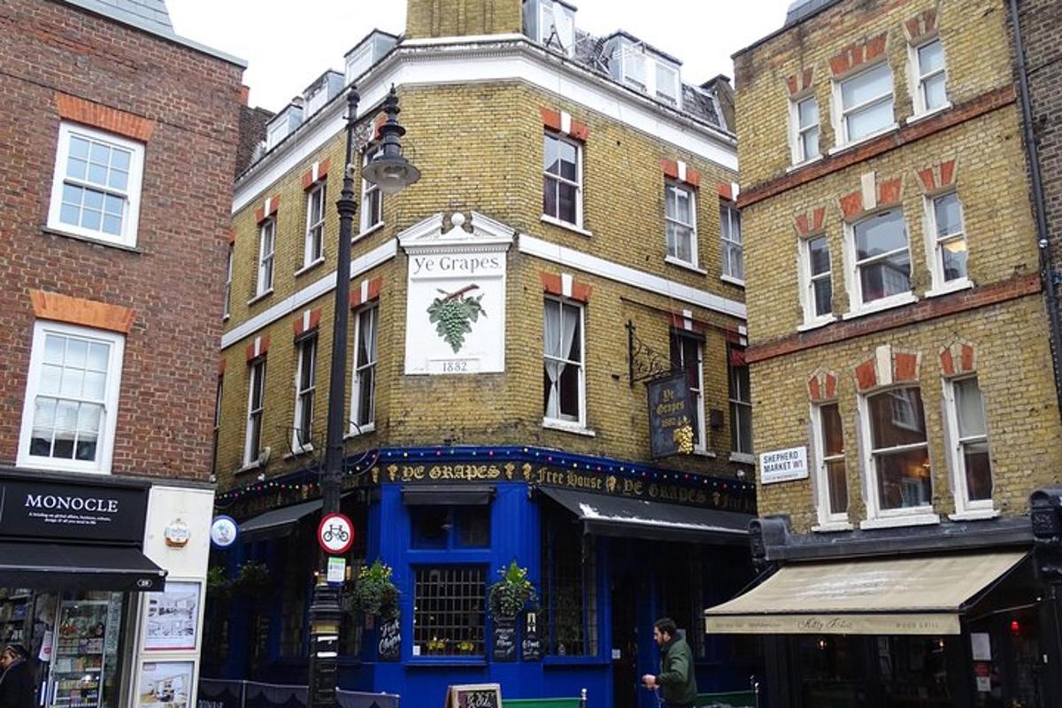 Mayfair, London's famous aristocratic village - Exclusive, Private Walking Tour