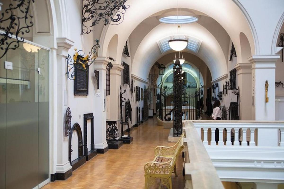 Private Walking Tour of the Victoria and Albert Museum