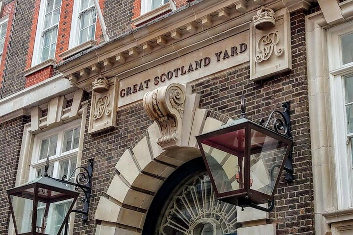Sherlock Holmes Private Guided Tour - BBC Series & Traditional Locations