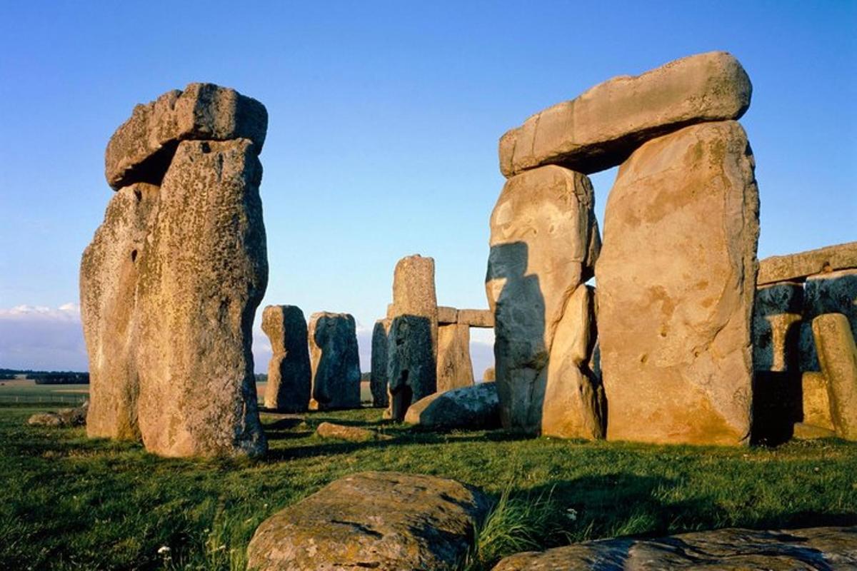 Windsor Castle, Bath and Stonehenge Tour