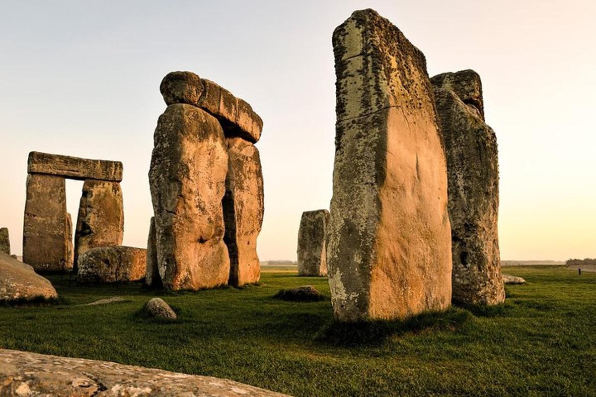 Windsor Castle, Bath and Stonehenge Tour