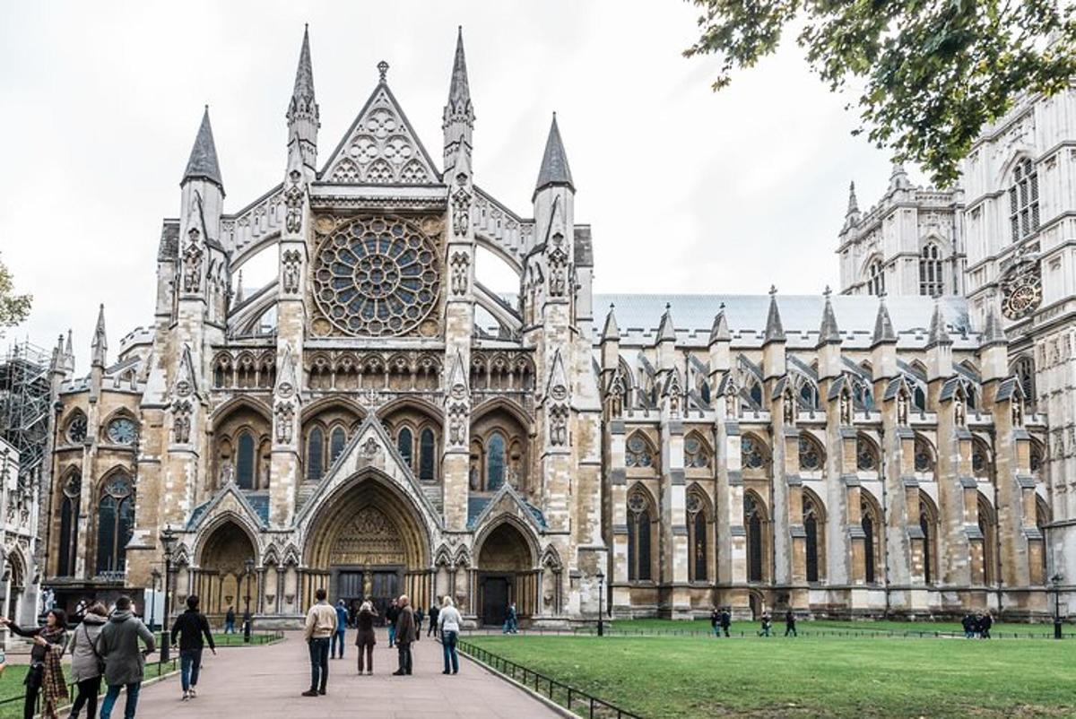 Westminster Abbey Tour and optional visit to Houses of Parliament in London