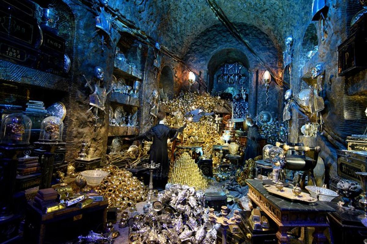 Harry Potter Tour of Warner Bros. Studio with Luxury Transport from London