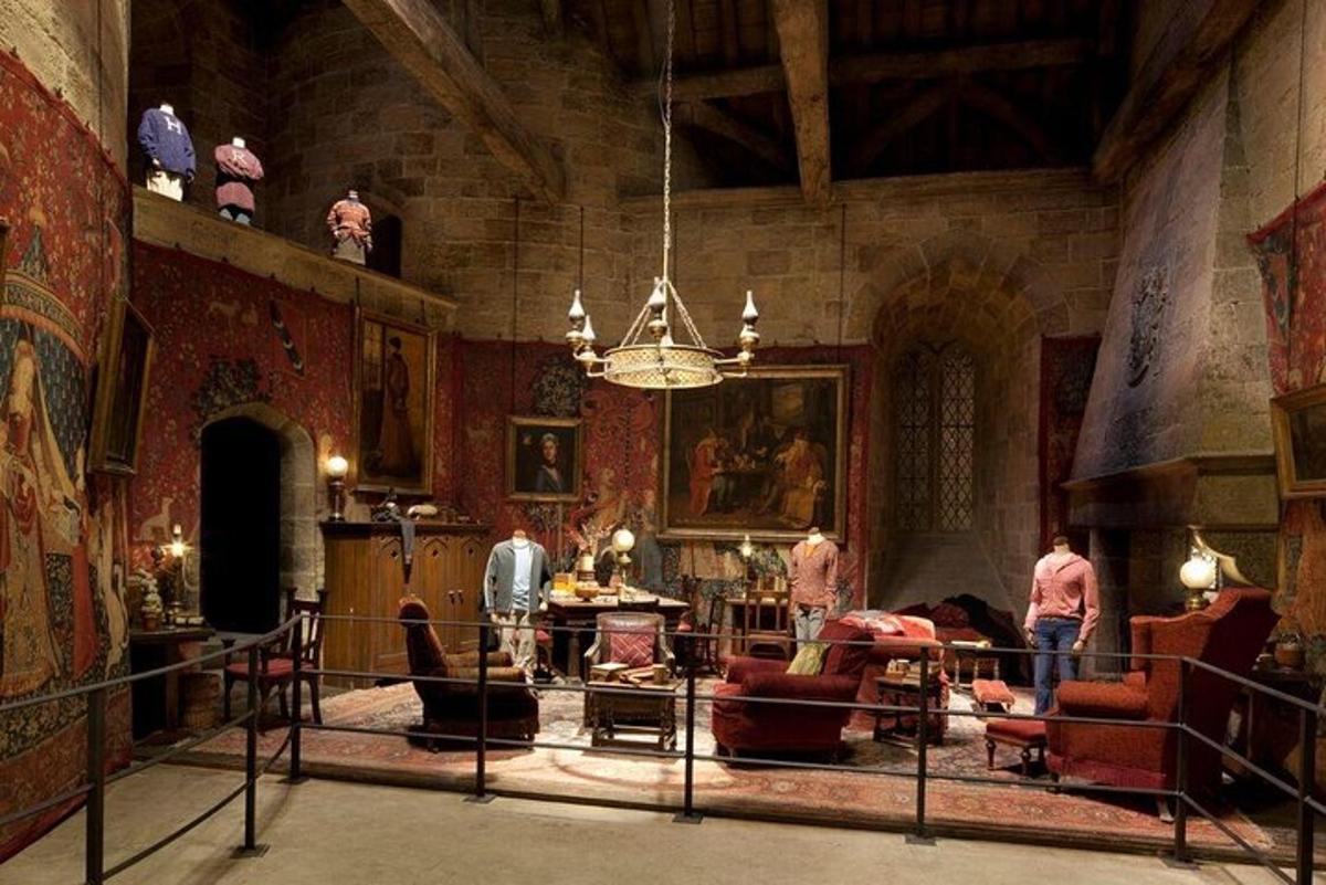 Harry Potter Tour of Warner Bros. Studio with Luxury Transport from London