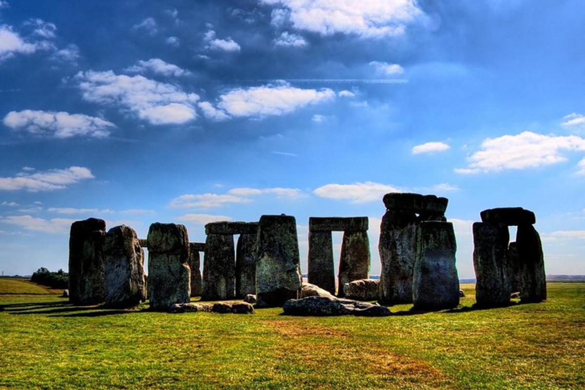 Windsor Castle, Stonehenge & Oxford Full-day Tour