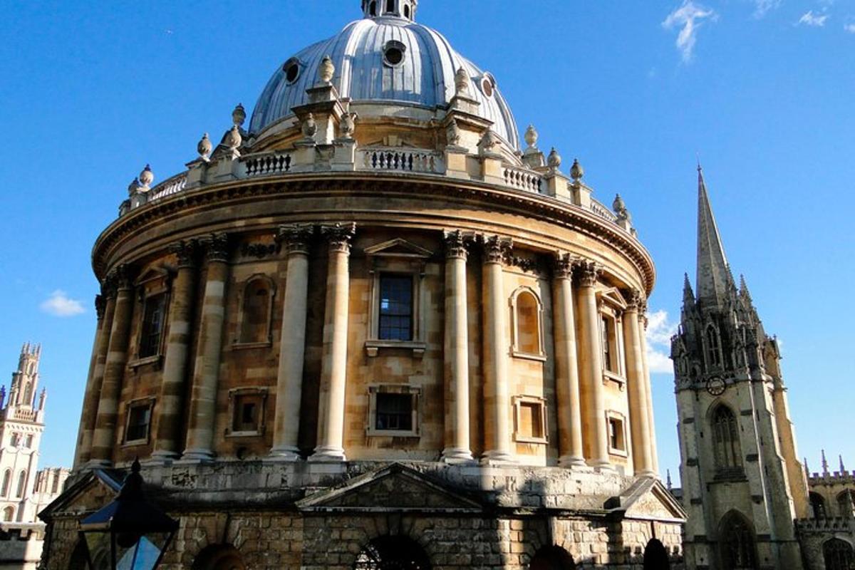 Windsor Castle, Stonehenge & Oxford Full-day Tour