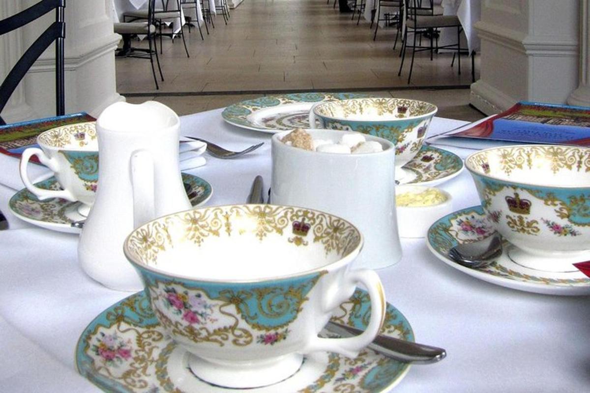 Private Tour Royal High Tea At Kensington Palace Gardens