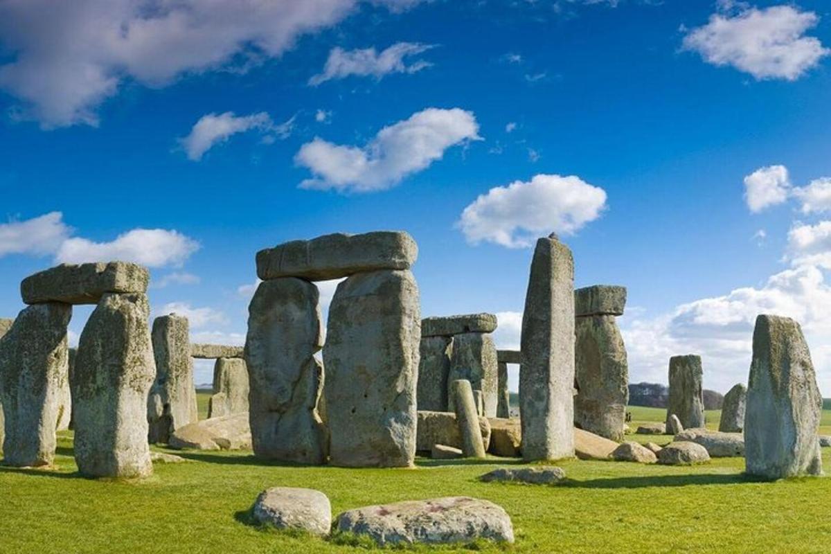 Windsor Castle and Stonehenge Tour