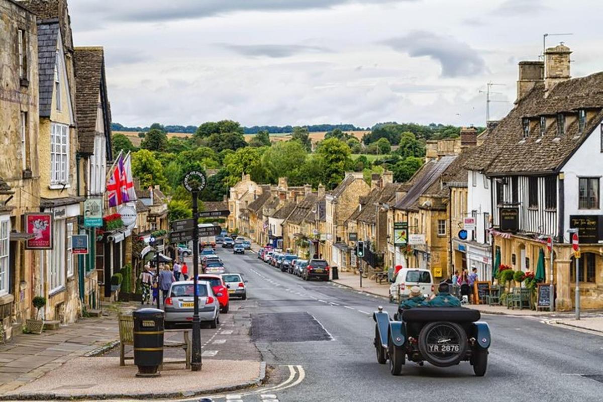 English Countryside Tour with Warwick Castle