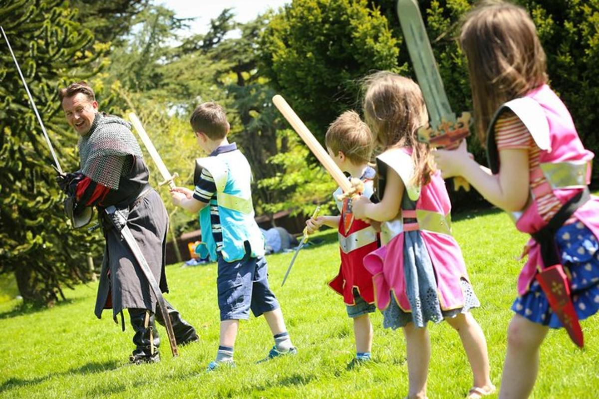 English Countryside Tour with Warwick Castle