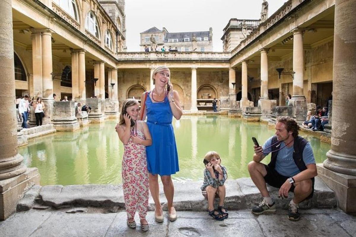 Windsor Castle, Stonehenge & Bath Tour from London