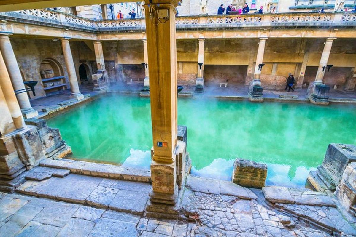 Windsor Castle, Stonehenge & Bath Tour from London