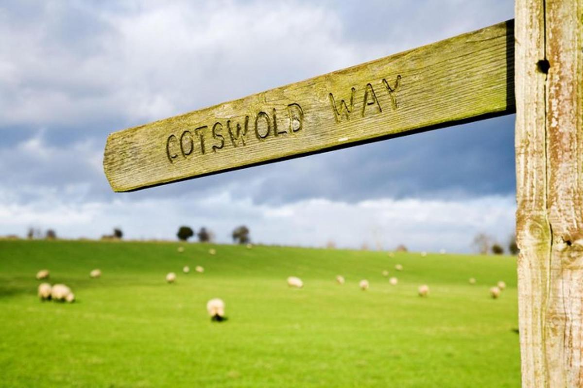 English Countryside Tour with Warwick Castle