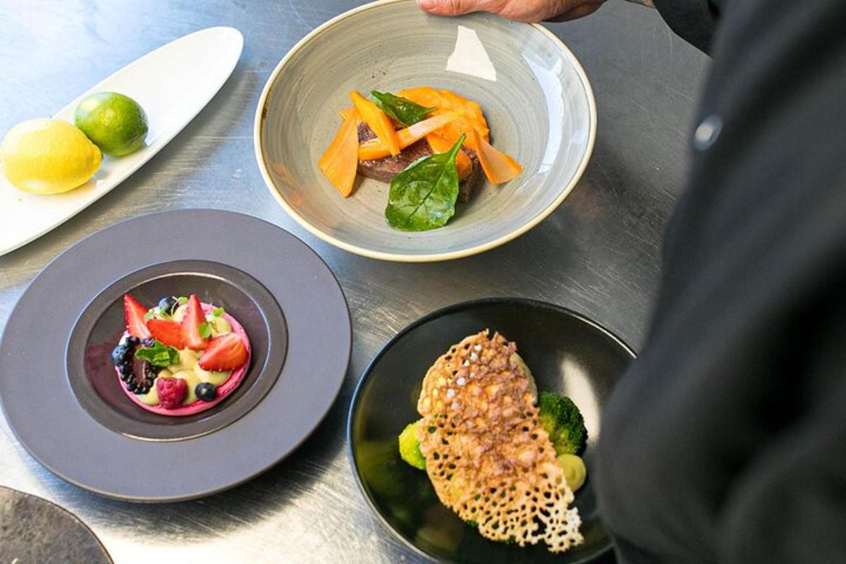 Luxury 6 Course Bus Dining Experience Through London
