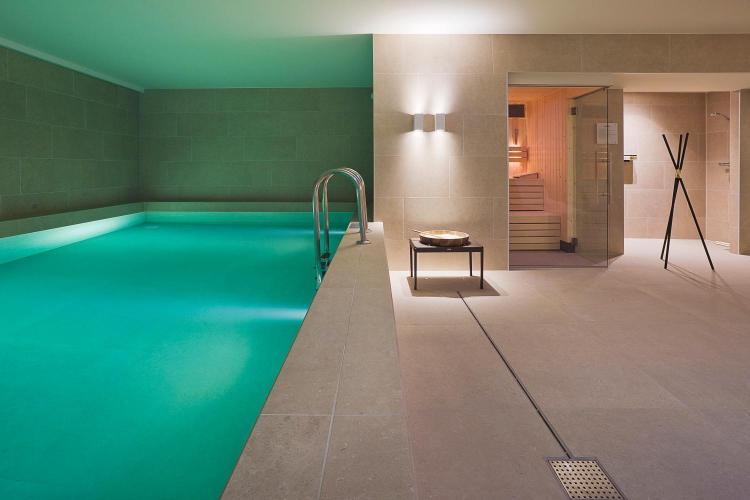 7 nights Amsterdam bed and breakfast (Pestana Amsterdam Riverside) flights included