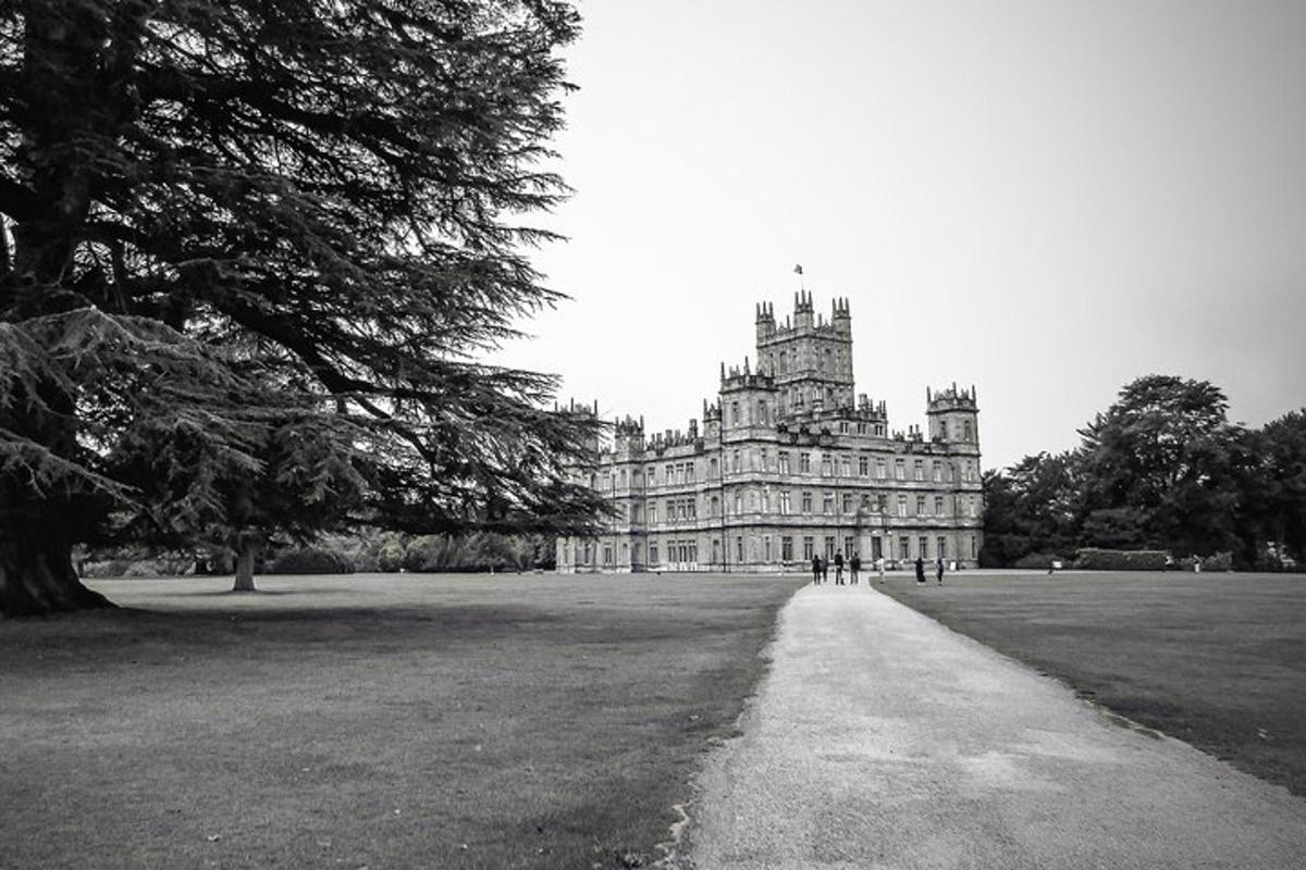 Private Downton Abbey Tour, including Bampton, Cogges Farm, and Highclere