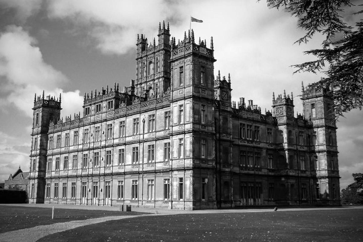 Private Downton Abbey Tour, including Bampton, Cogges Farm, and Highclere