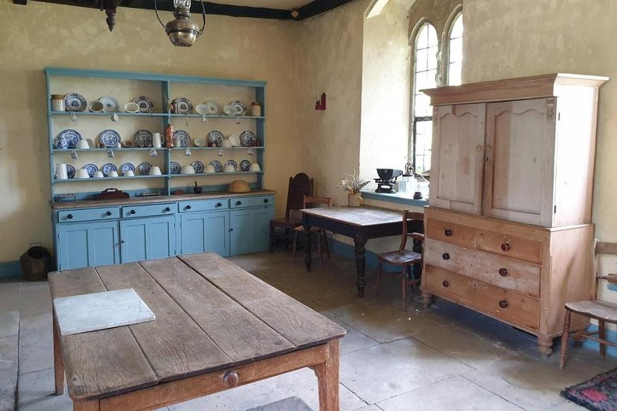 Private Downton Abbey Tour, including Bampton, Cogges Farm, and Highclere