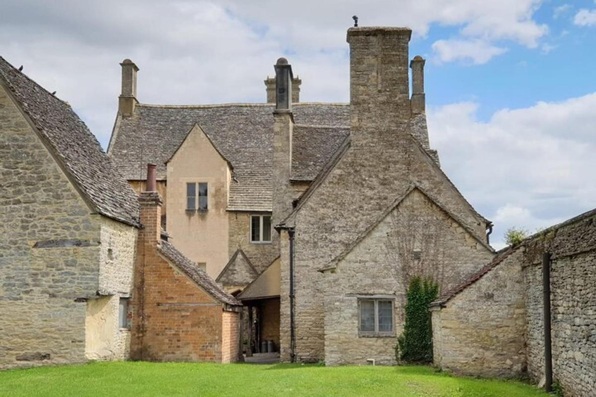 Private Downton Abbey Tour, including Bampton, Cogges Farm, and Highclere
