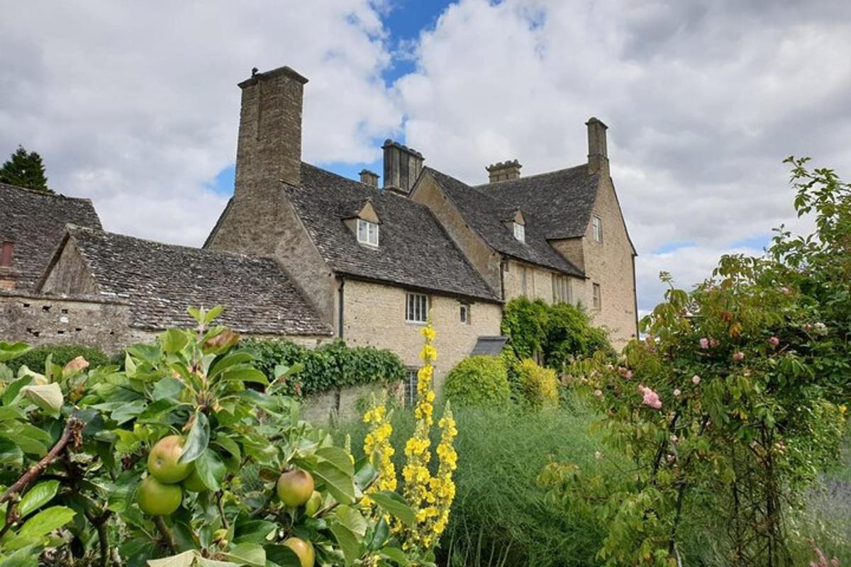 Private Downton Abbey Tour, including Bampton, Cogges Farm, and Highclere
